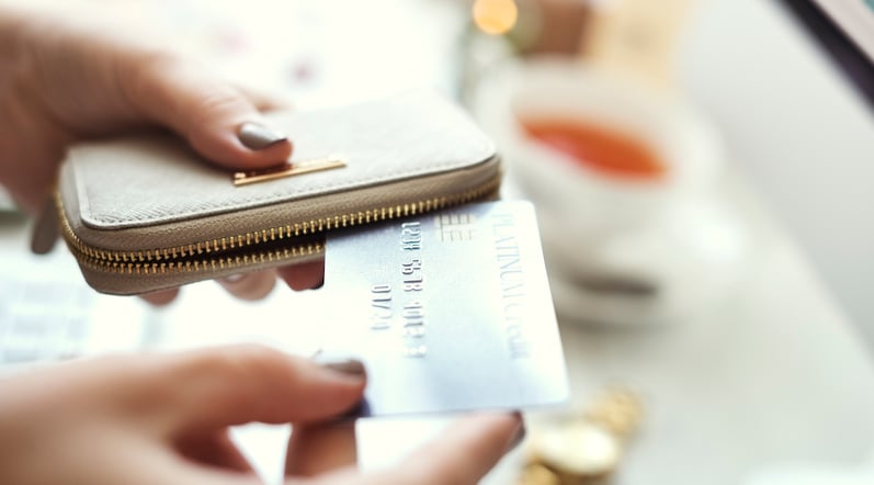 Consumer behaviour in a recession bank card hands